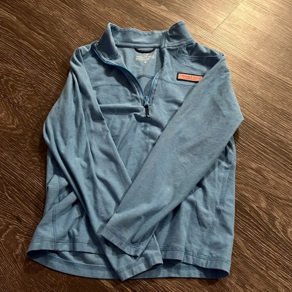 Women’s Vineyard Vines quarter zip up